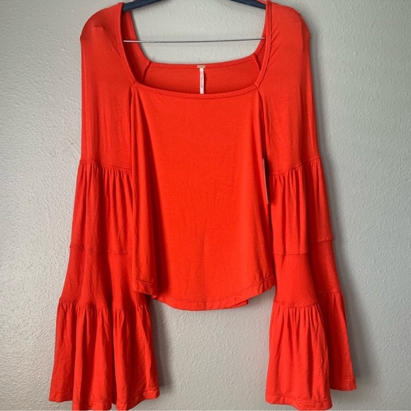 NWOT $68✨Free People✨ Babetown Bell SleeveTop - Picture 4 of 10